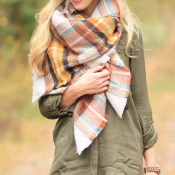 🍍 Pineapple Plaid Ultra Plush Plaid Blanket Scarf - Picture 4 of 8